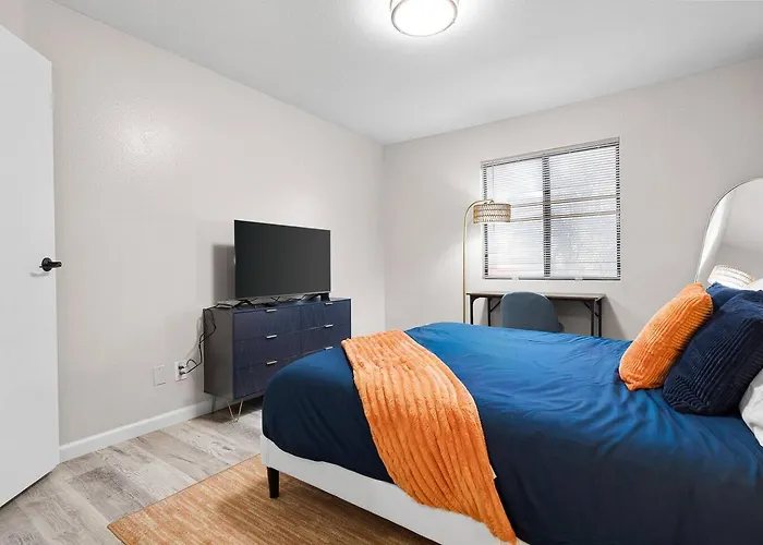 Apartment Retreat Close To Asu, Mill Ave & Airport *