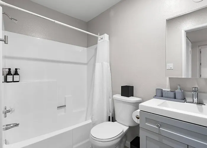 Retreat Close To Asu, Mill Ave & Airport